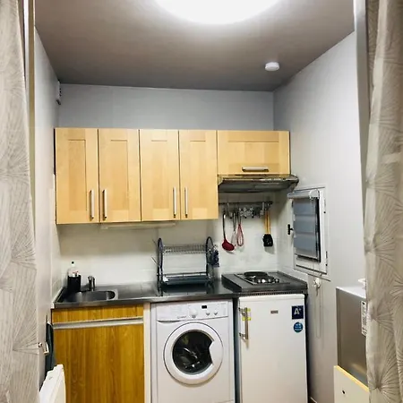 Cezanne Apartman *